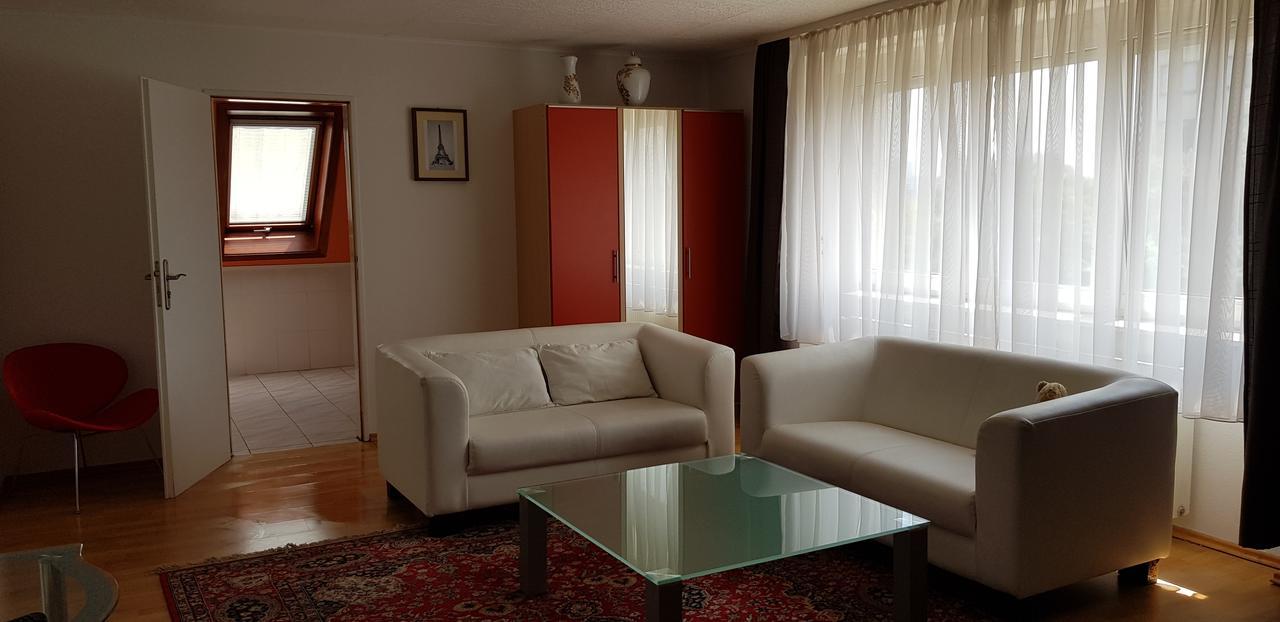 Villaprubezna Praga Esterno foto