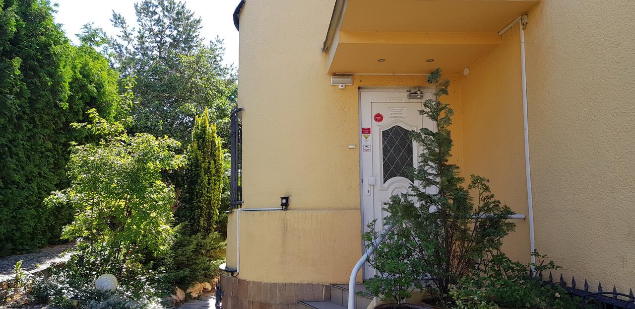 Villaprubezna Praga Esterno foto